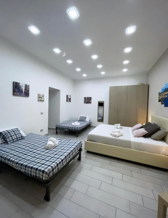 Antonio'S House Apartment Napoli Bagian luar foto