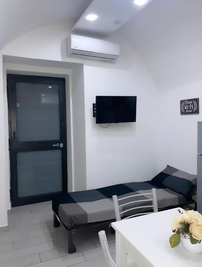 Antonio'S House Apartment Napoli Bagian luar foto