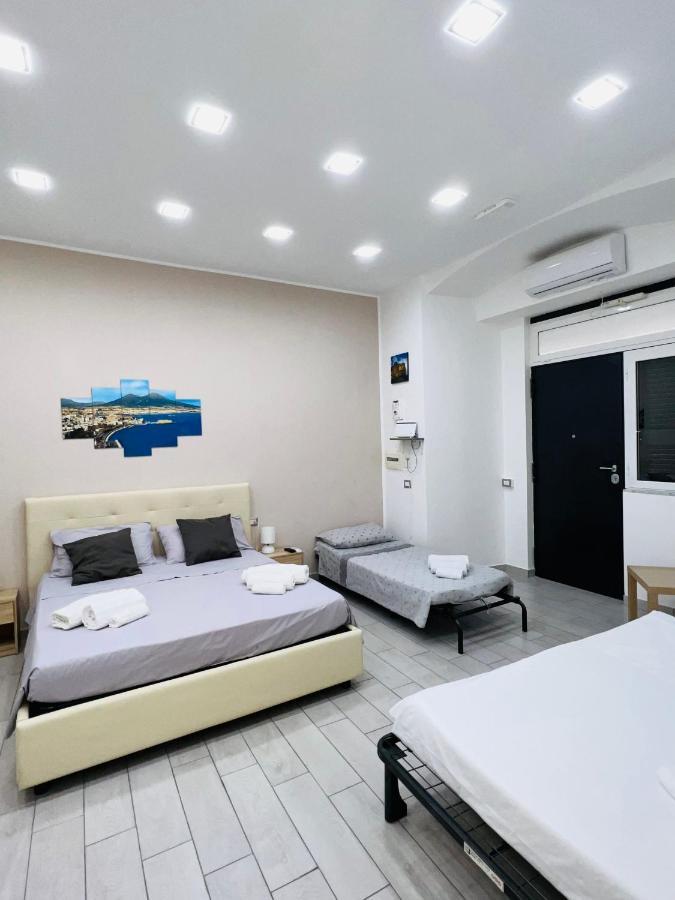 Antonio'S House Apartment Napoli Bagian luar foto